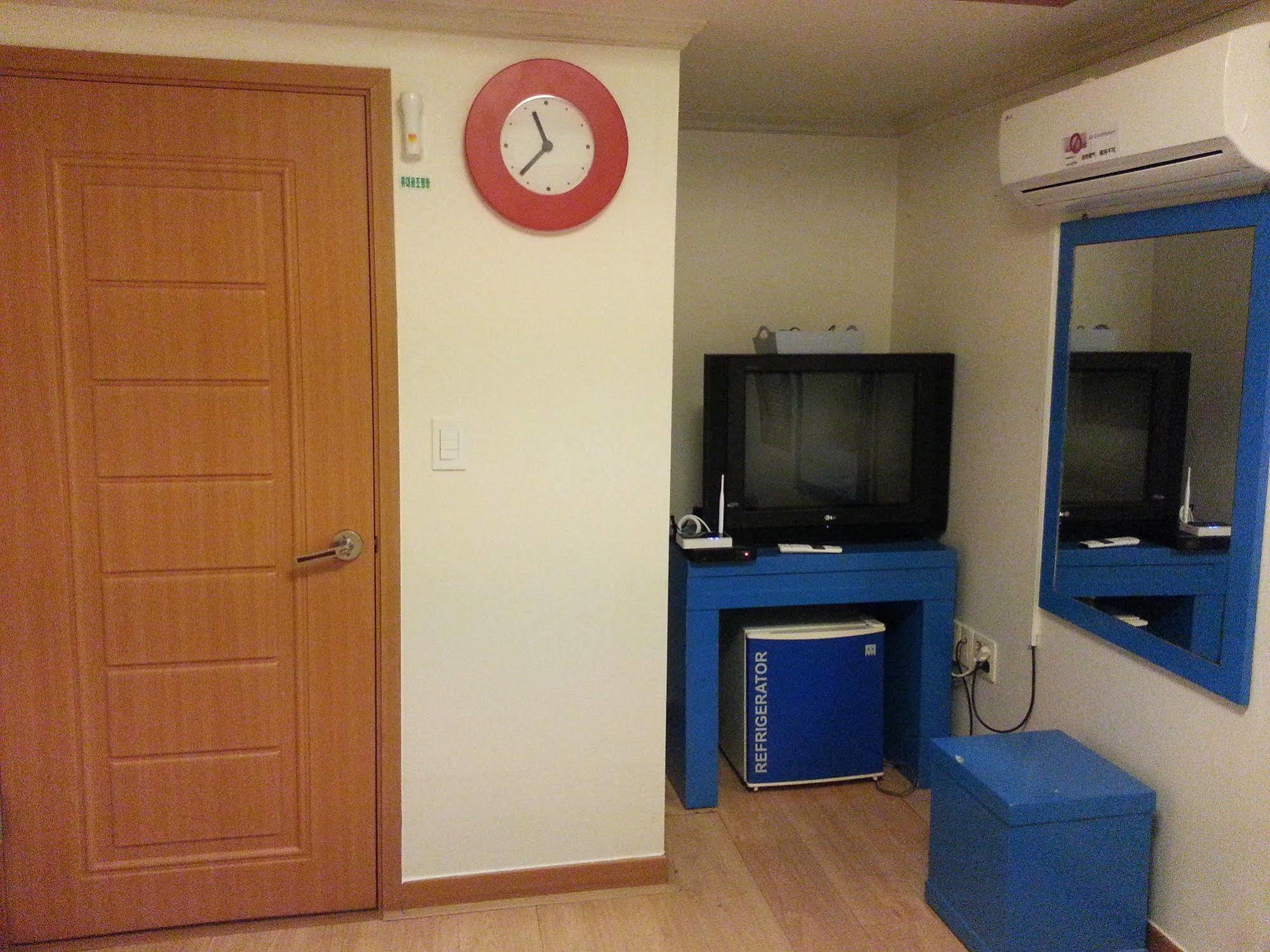 Oppa Hostel Seoul Eksteriør bilde
